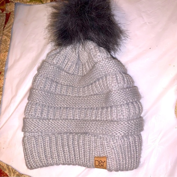 David & Young BEANIE - Picture 1 of 3